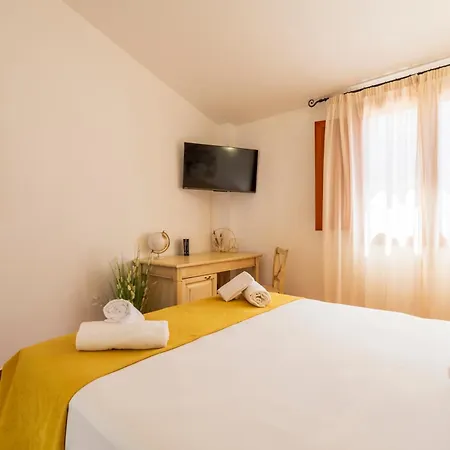 Hotel Marie Claire-3